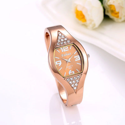 Rose Gold Ladies Watch Elegant Bracelet Design