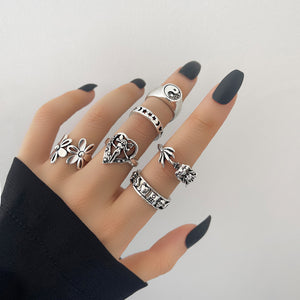 Vintage Spades Solitaire Ring
